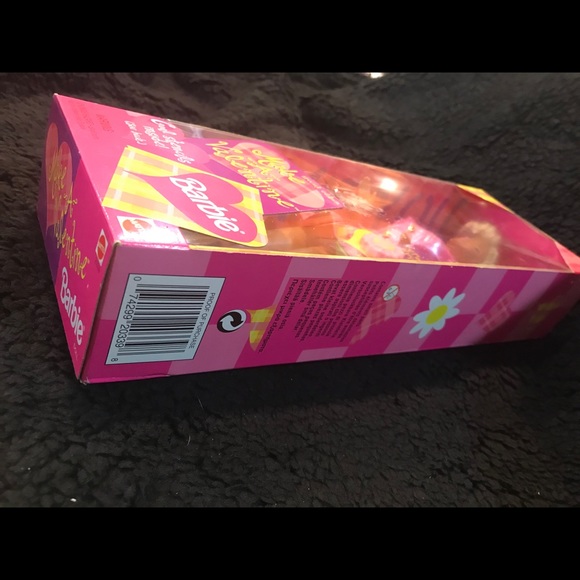 1998 Make A Valentine Special Edition Barbie - Picture 3 of 6